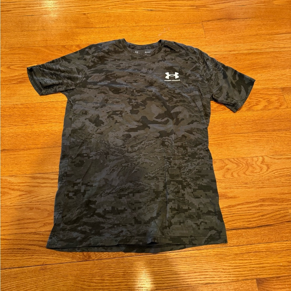 Under Armour Men's Black Camo Shirt
